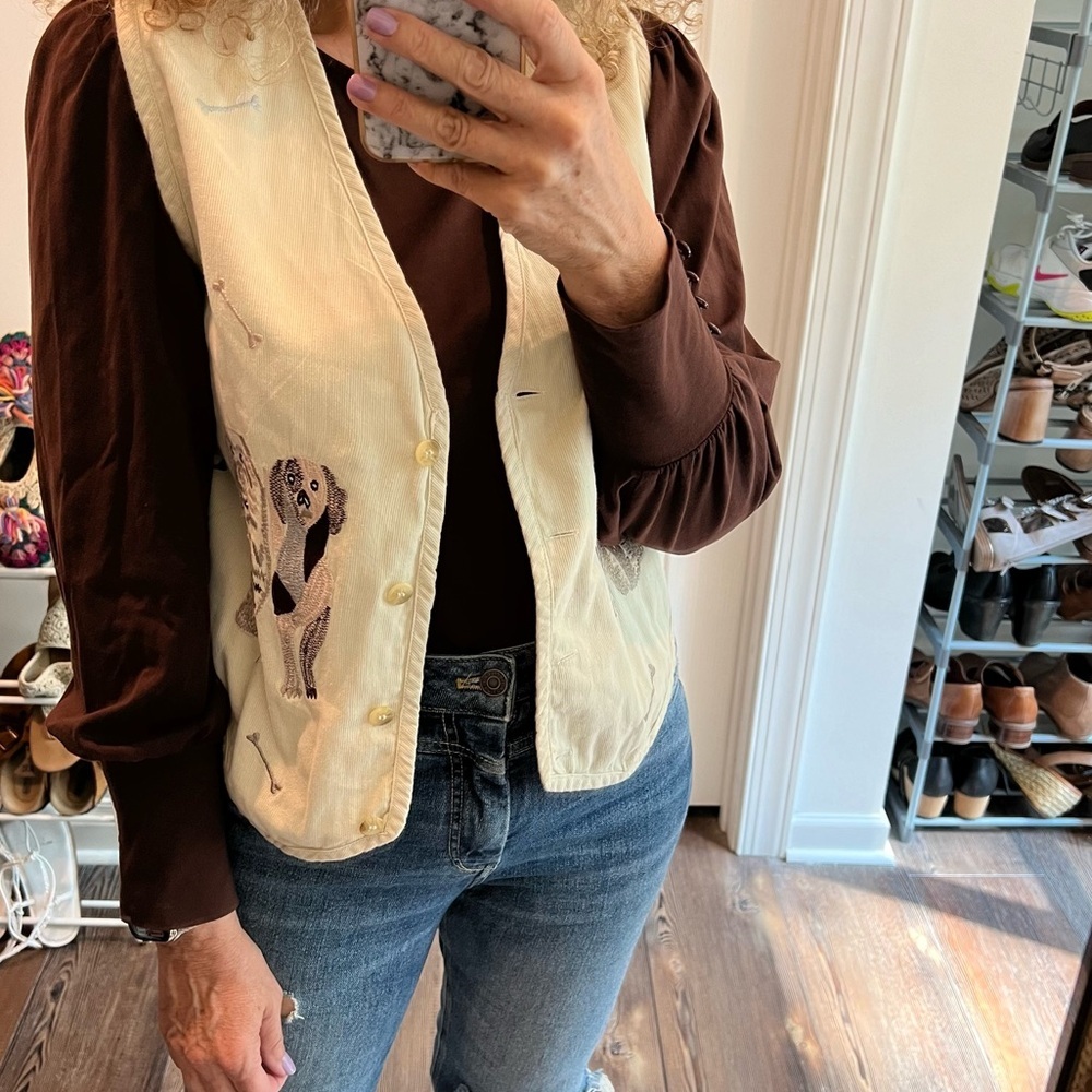 Vintage Cream Embroidered Cotton Vest Size Medium Animals Dog Bones - Picture 6 of 11